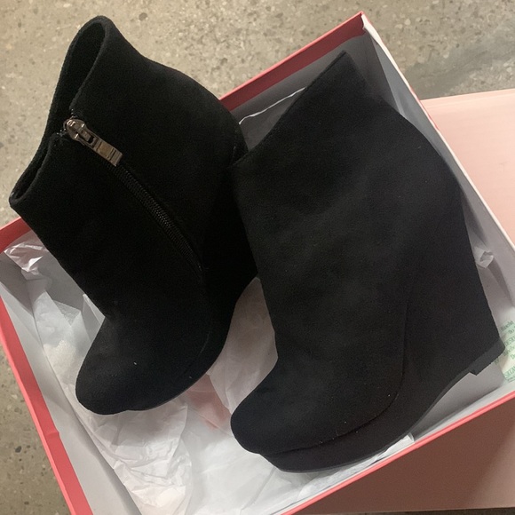 High Heeled Wedge Zip Ankle Platfrom Boots in Black Faux Suede - Women’s - Picture 6 of 13